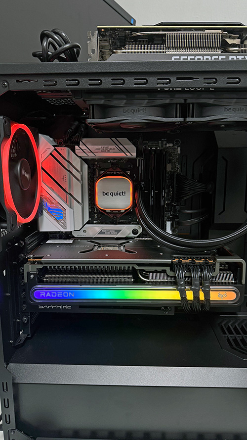 Gaming PC Innenleben mit neuer Sapphire Radeon Grafikkarte